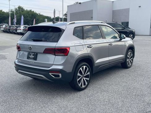Certified 2023 Volkswagen Taos SE FWD image 7