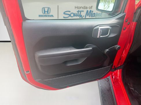 Used 2024 Jeep Wrangler Unlimited Sport AWD/4WD image 19