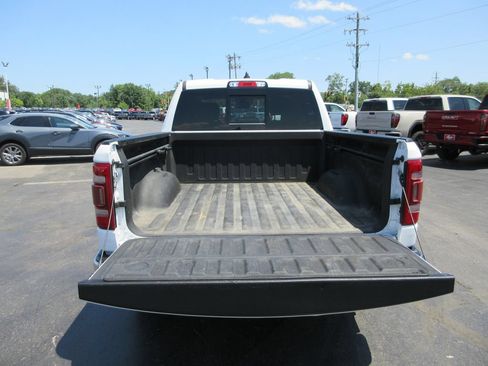 Used 2019 RAM 1500 Laramie AWD/4WD image 8