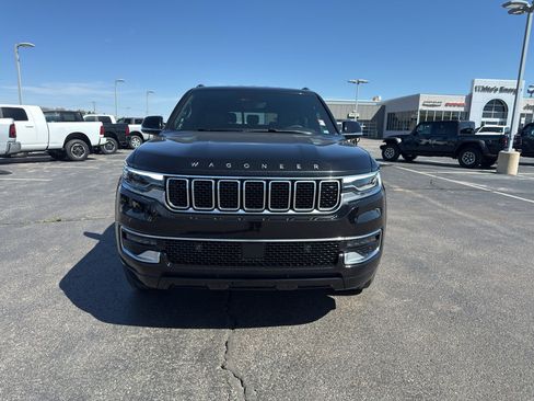 Used 2025 Jeep Wagoneer L 4WD image 2