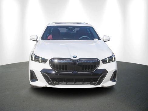 New 2026 BMW 540i xDrive w/ M Sport Package image 2