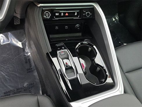New 2025 Audi Q5 Premium image 28