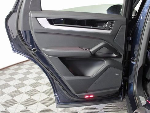 Certified 2025 Porsche Cayenne S image 34