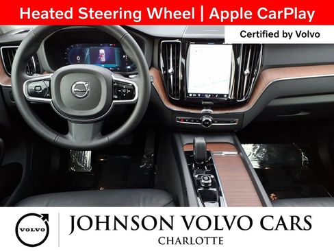 Used 2024 Volvo XC60 B5 Plus image 8