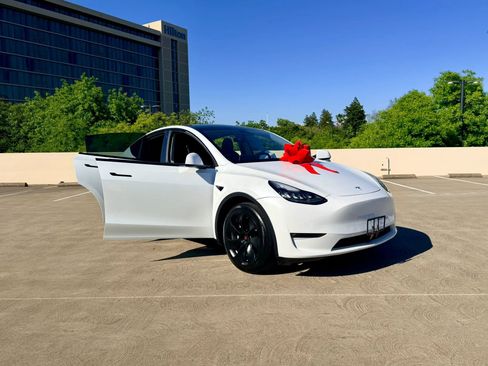 Used 2021 Tesla Model Y 2WD image 30