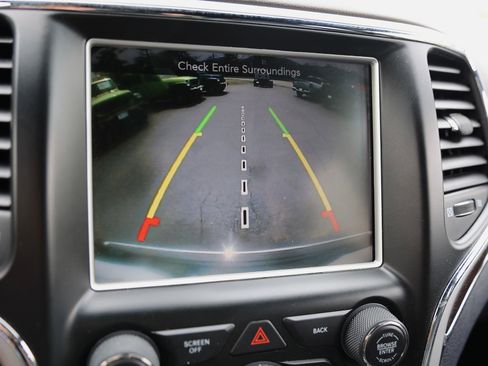 Used 2015 Jeep Grand Cherokee Overland w/ Mopar Chrome Edition Group AWD/4WD image 29
