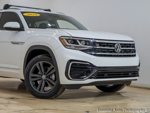 Used 2021 Volkswagen Atlas Cross Sport SE FWD image 2