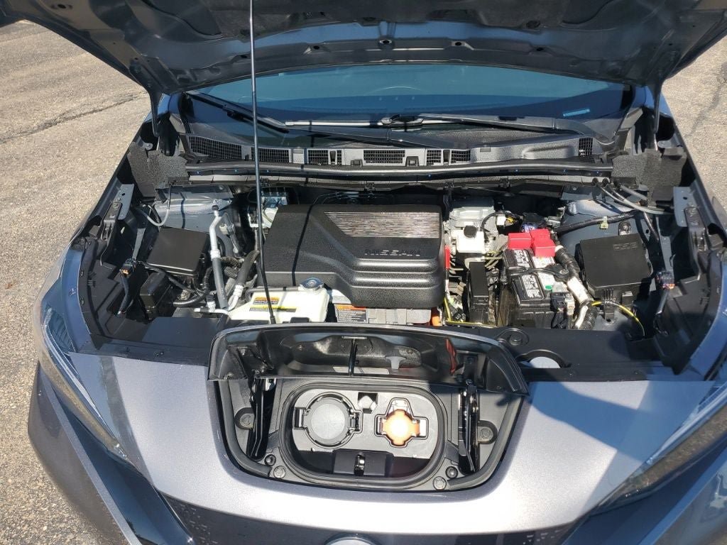 Used 2025 Nissan Leaf S FWD image 2