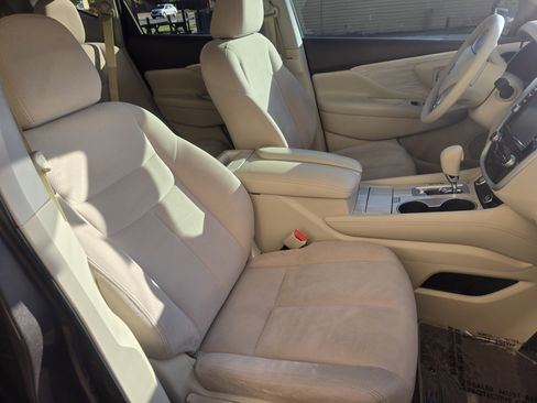 Used 2016 Nissan Murano S w/ Navigation Package image 9