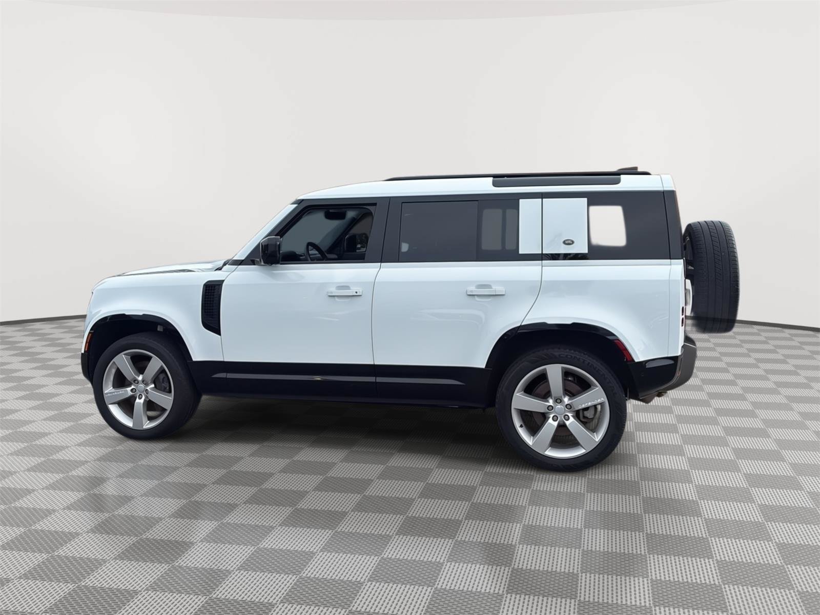Used 2024 Land Rover Defender 110 X-Dynamic SE AWD/4WD image 8