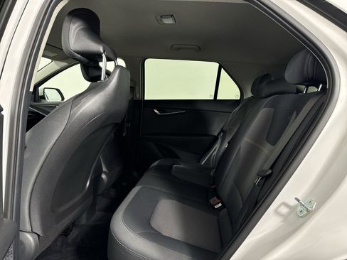 Used 2023 Kia Niro LX image 21