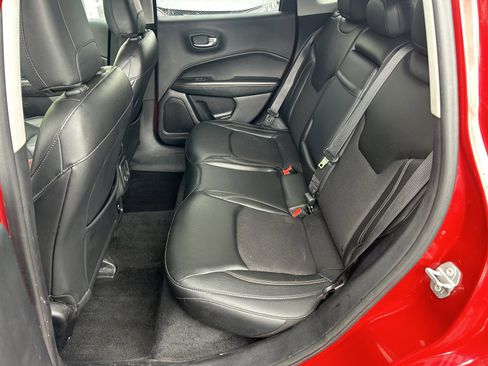 Used 2018 Jeep Compass Latitude w/ Popular Equipment Group AWD/4WD image 13