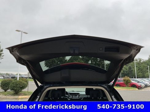 Used 2018 Cadillac XT5 Luxury w/ LPO, Wheel Lock Package AWD/4WD image 17