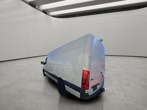 Used 2022 Mercedes-Benz Sprinter 3500 w/ Parking Package image 3
