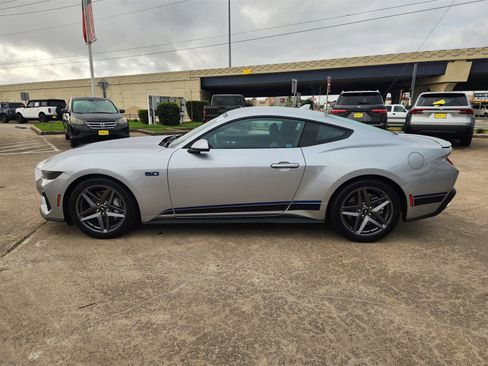 Used 2024 Ford Mustang GT Premium image 4