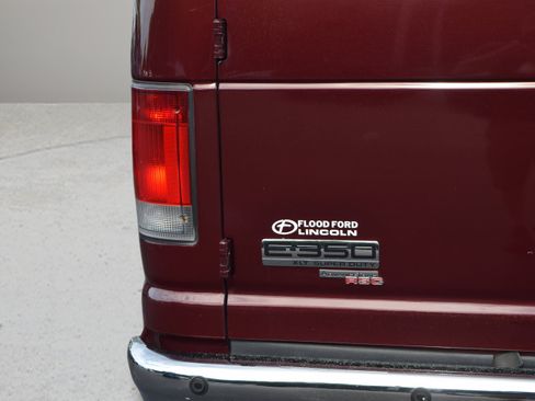 Used 2008 Ford E-350 and Econoline 350 XLT RWD image 6
