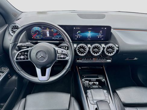Used 2023 Mercedes-Benz GLA 250 4MATIC w/ Premium Package image 14