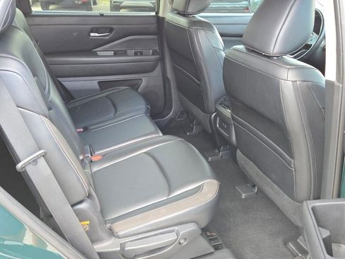 Used 2023 Nissan Pathfinder SL image 10