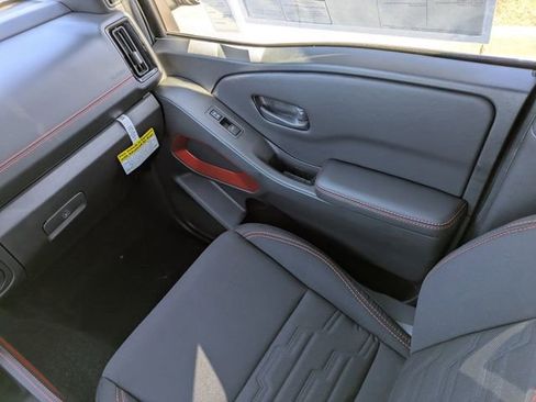 New 2026 Nissan Frontier PRO-4X w/ Pro-4x Convenience Package image 15