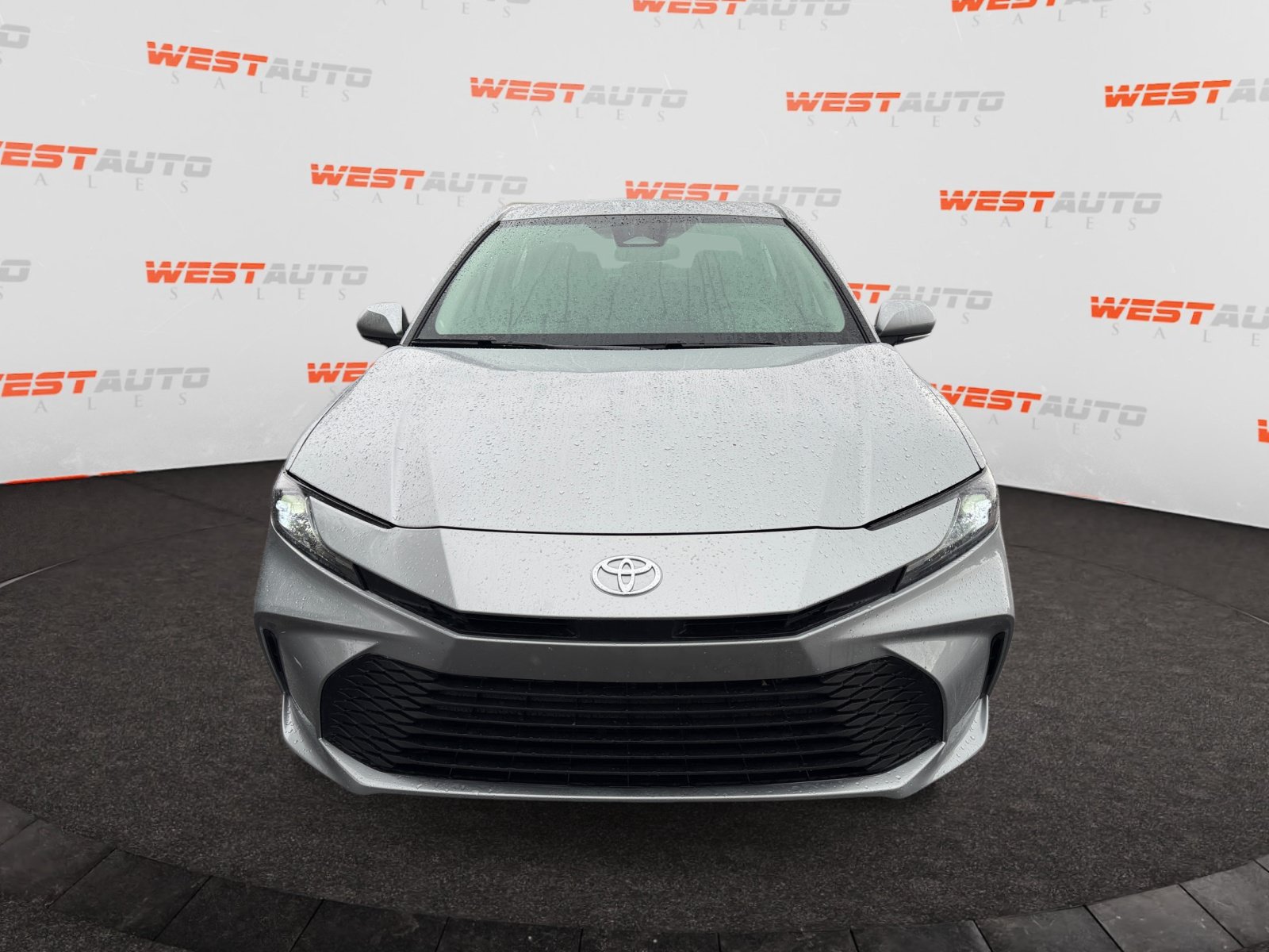 Used 2025 Toyota Camry LE FWD image 8