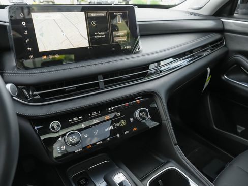 Certified 2026 INFINITI QX60 Luxe w/ Cargo Package FWD image 11