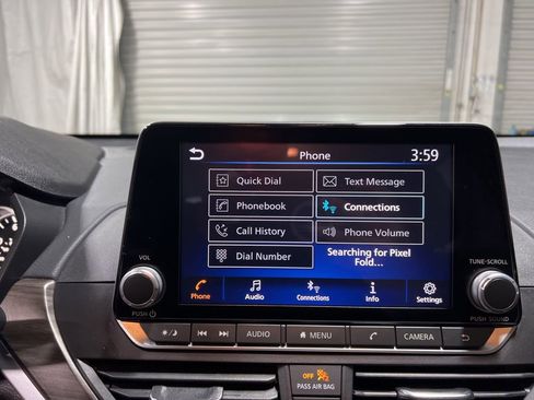 Used 2025 Nissan Altima 2.5 SV FWD image 30