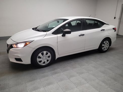 Used 2022 Nissan Versa S w/ Trunk Package FWD image 2