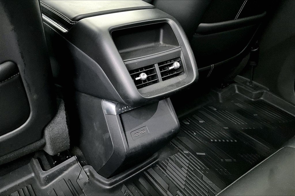 Used 2025 Cadillac Lyriq Sport RWD image 29