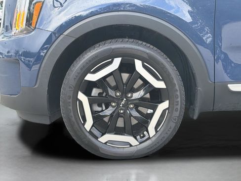 Used 2024 Kia Telluride S FWD image 27
