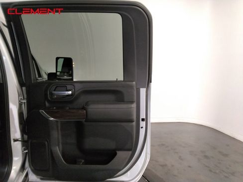Used 2022 GMC Sierra 2500 SLT w/ SLT Convenience Package image 32