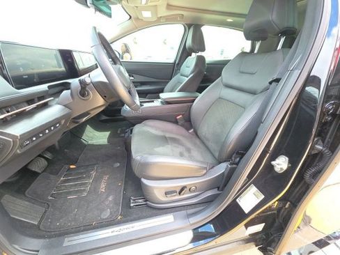 Used 2024 Nissan Ariya AWD image 13