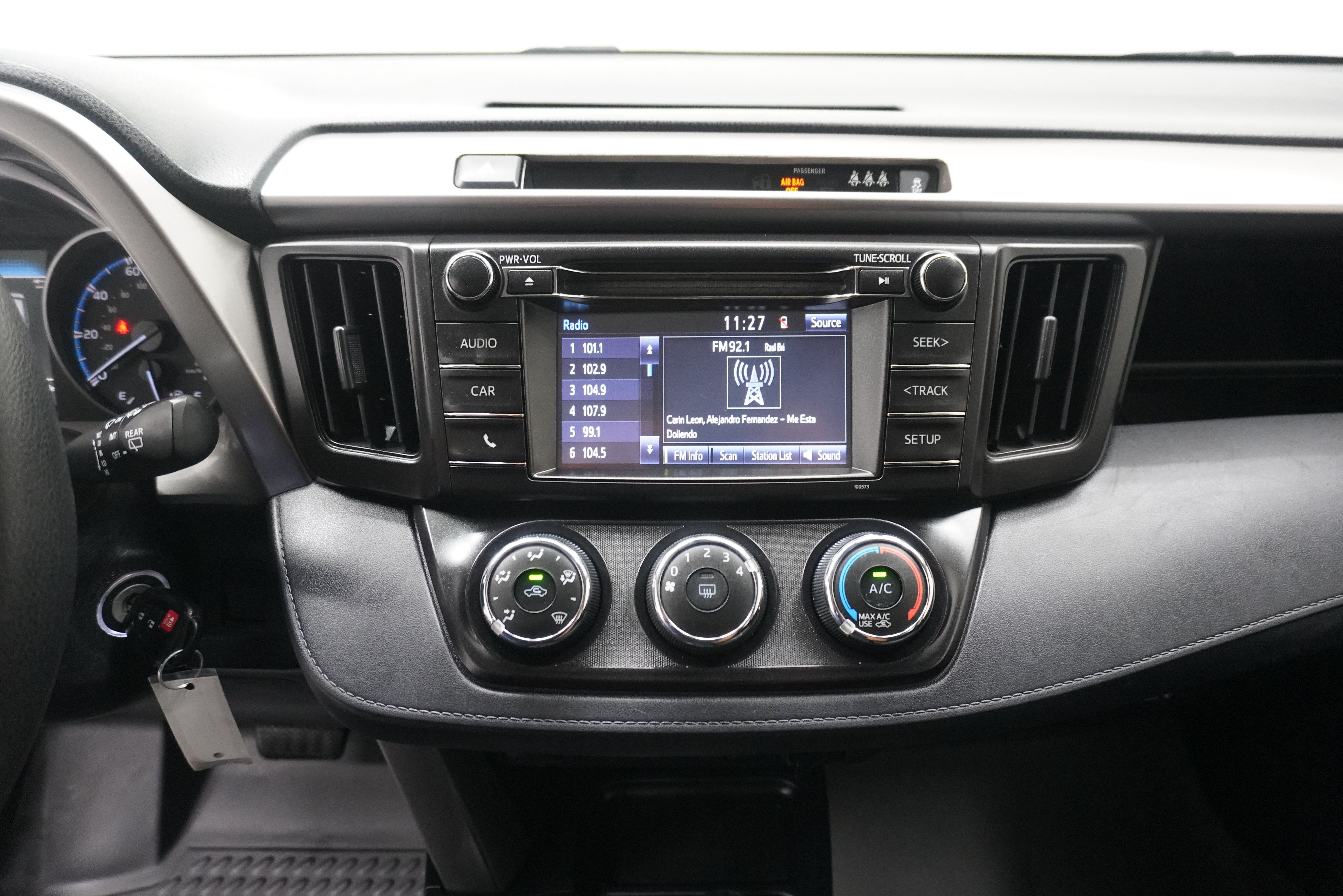 Used 2017 Toyota RAV4 LE FWD image 18