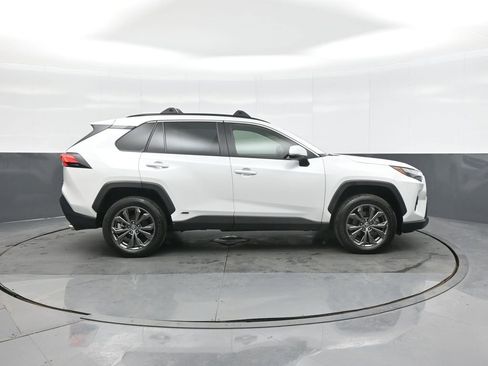 Certified 2024 Toyota RAV4 XLE Premium image 8