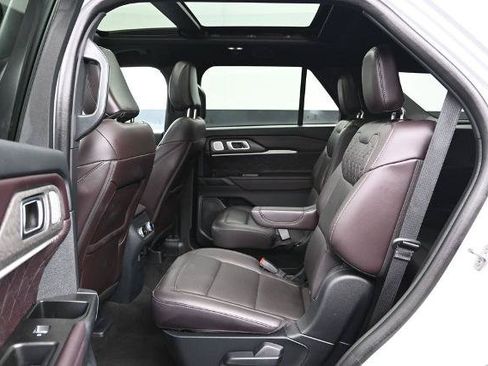 Certified 2025 Ford Explorer Platinum w/ LUX Leather Package AWD/4WD image 16