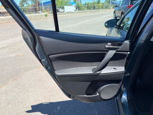 Used 2011 MAZDA MAZDA3 i Touring FWD image 14
