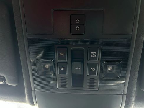 Used 2022 Volkswagen Atlas Cross Sport SEL R-Line image 21