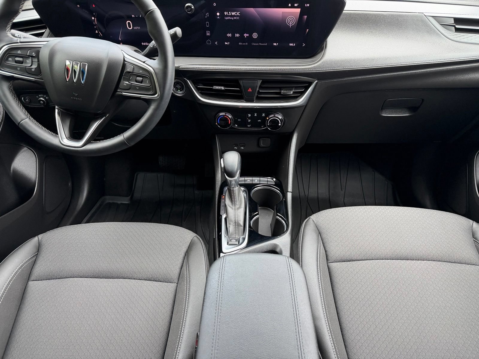Used 2024 Buick Encore GX Preferred w/ Comfort Package FWD image 19