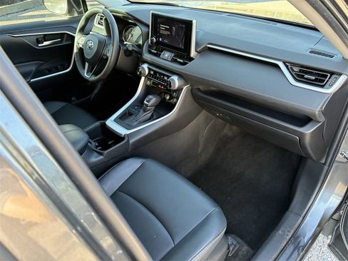 Used 2023 Toyota RAV4 XLE Premium image 34