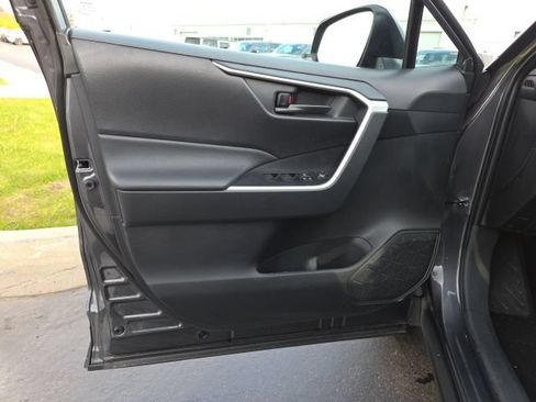 Used 2025 Toyota RAV4 LE AWD/4WD image 10