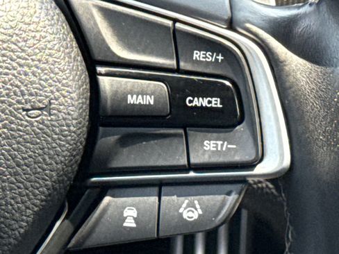 Used 2018 Honda Accord Sport image 19