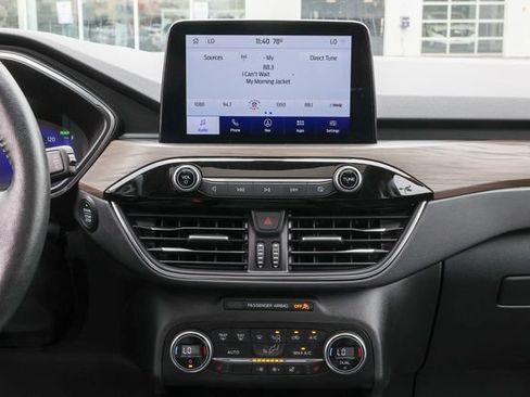 Used 2020 Ford Escape Titanium FWD image 12