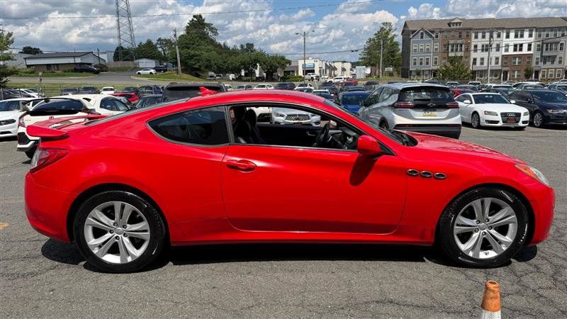 Used 2010 Hyundai Genesis 3.8 RWD image 12