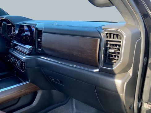 Used 2024 Chevrolet Silverado 2500 High Country w/ Technology Package AWD/4WD image 19