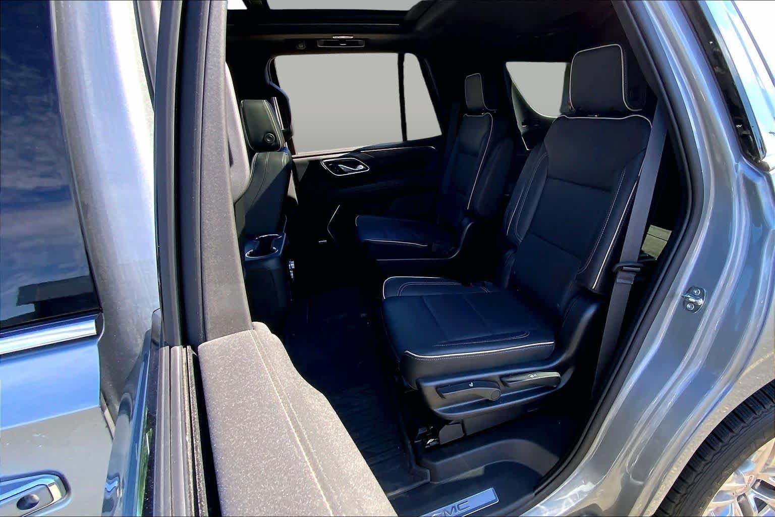 Used 2023 GMC Yukon SLT AWD/4WD image 21