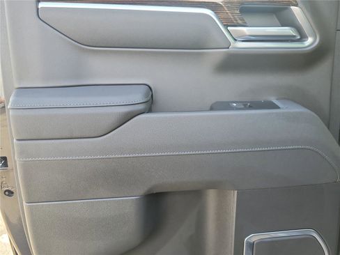New 2026 GMC Sierra 1500 SLE image 15