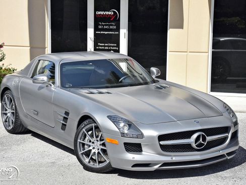 Used 2011 Mercedes-Benz SLS AMG Coupe image 11