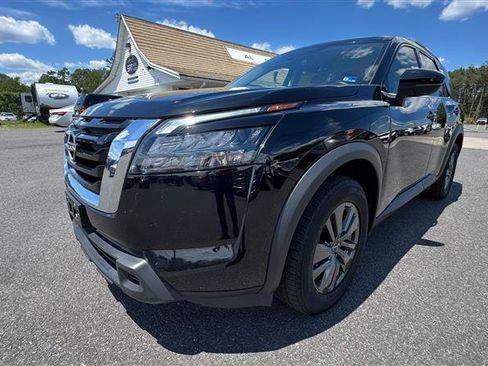Used 2024 Nissan Pathfinder SV AWD/4WD image 12