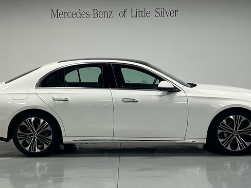 Used 2025 Mercedes-Benz E 350 4MATIC Sedan image 7