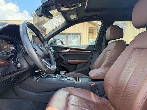 Used 2020 Audi Q5 2.0T Premium Plus w/ Premium Plus Package AWD/4WD image 6