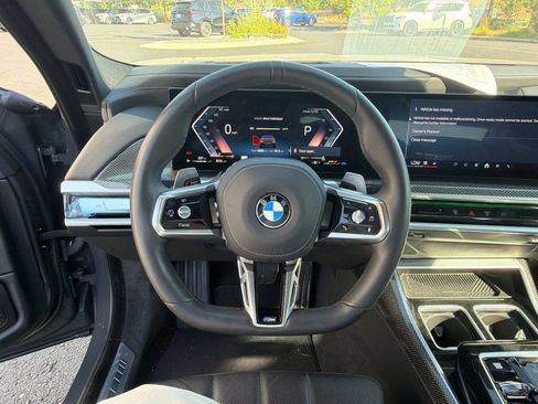 Used 2025 BMW 760i xDrive w/ Executive Package AWD/4WD image 13